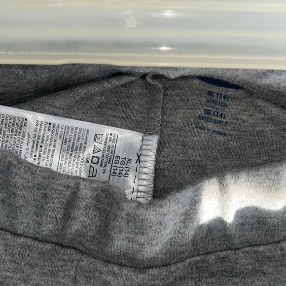 Older Kids Grey Old Navy Stretch Leggings - Picture 9 of 9